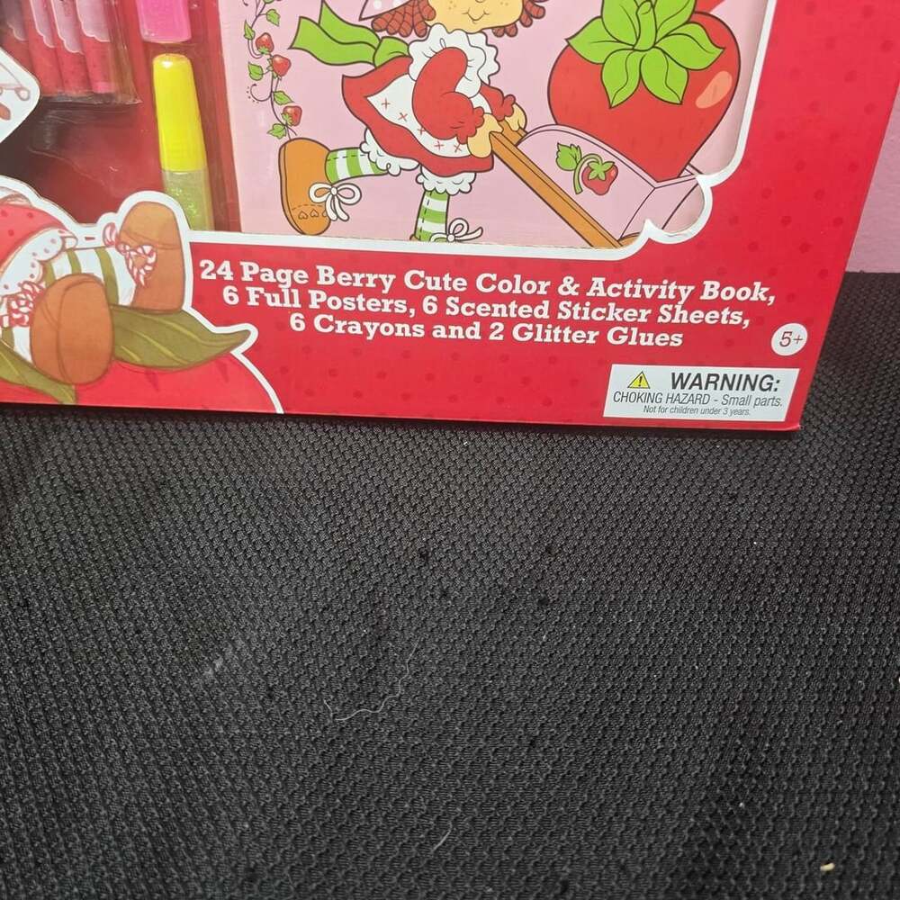 Strawberry Shortcake Color Activity Set Crayons Stickers - Picture 2 of 3